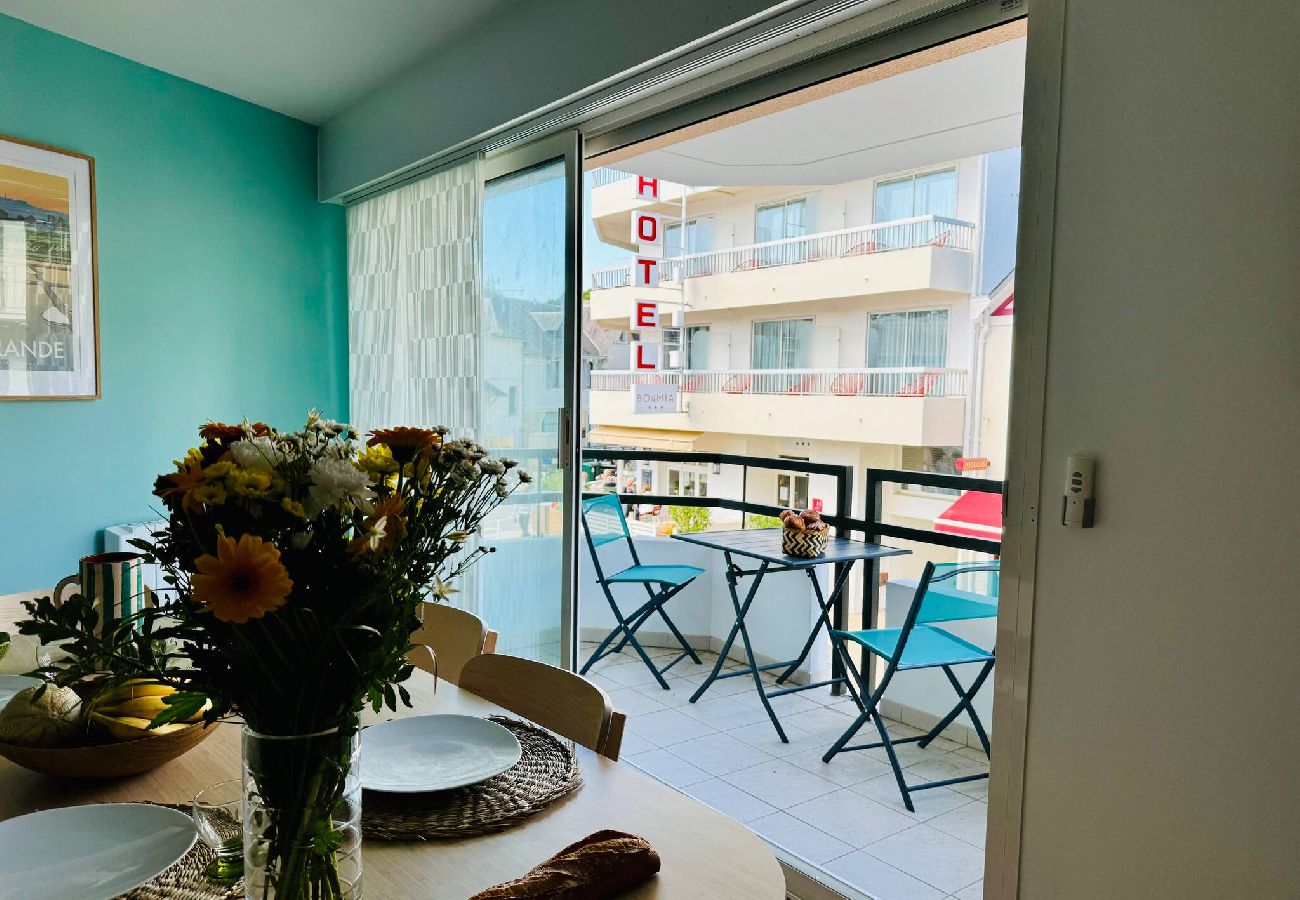 Apartment in La Baule-Escoublac - Un nid au marché : La baule 