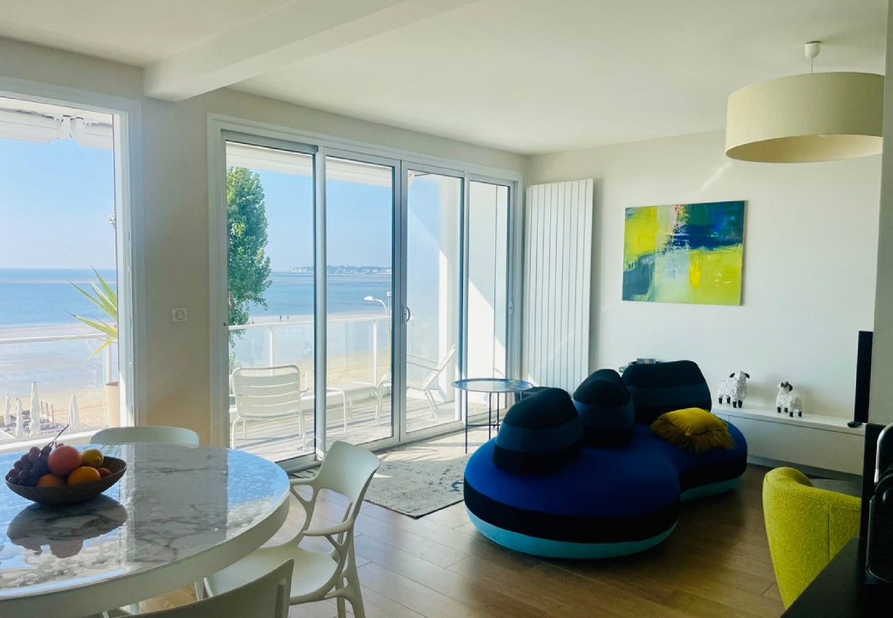 Apartment in La Baule-Escoublac -  Les Mouettes : face mer La Baule