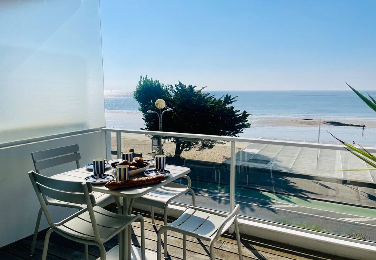 Apartment in La Baule-Escoublac -  Les Mouettes : face mer La Baule